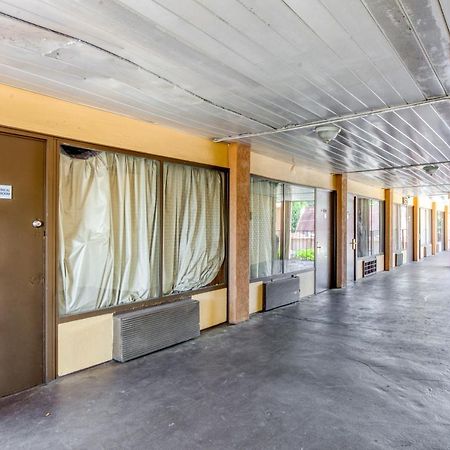 Oyo Hotel Decatur I-20 East & Wesley Club Dr エクステリア 写真