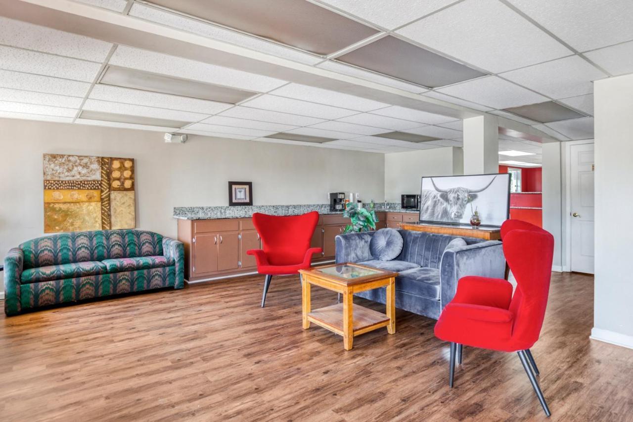 Oyo Hotel Decatur I-20 East & Wesley Club Dr エクステリア 写真