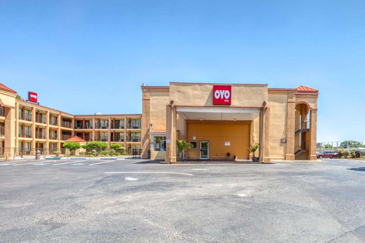 Oyo Hotel Decatur I-20 East & Wesley Club Dr エクステリア 写真