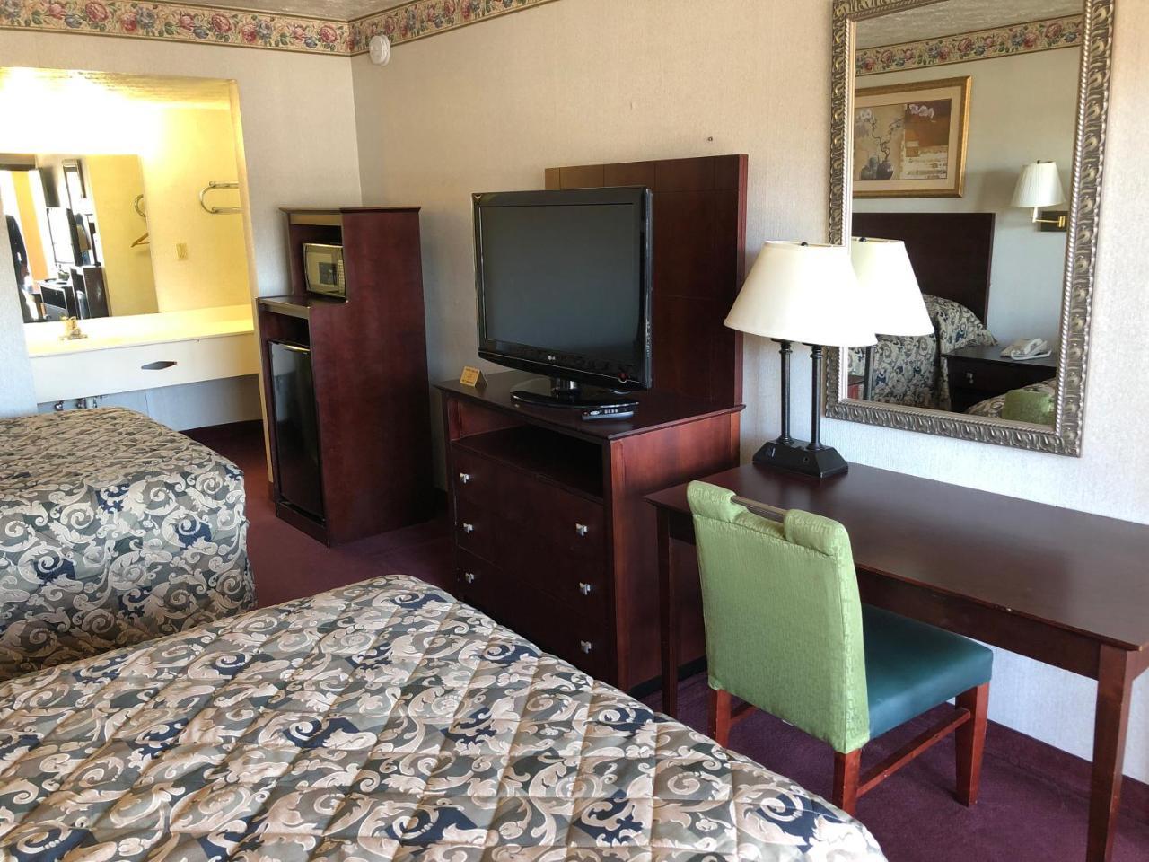 Oyo Hotel Decatur I-20 East & Wesley Club Dr エクステリア 写真