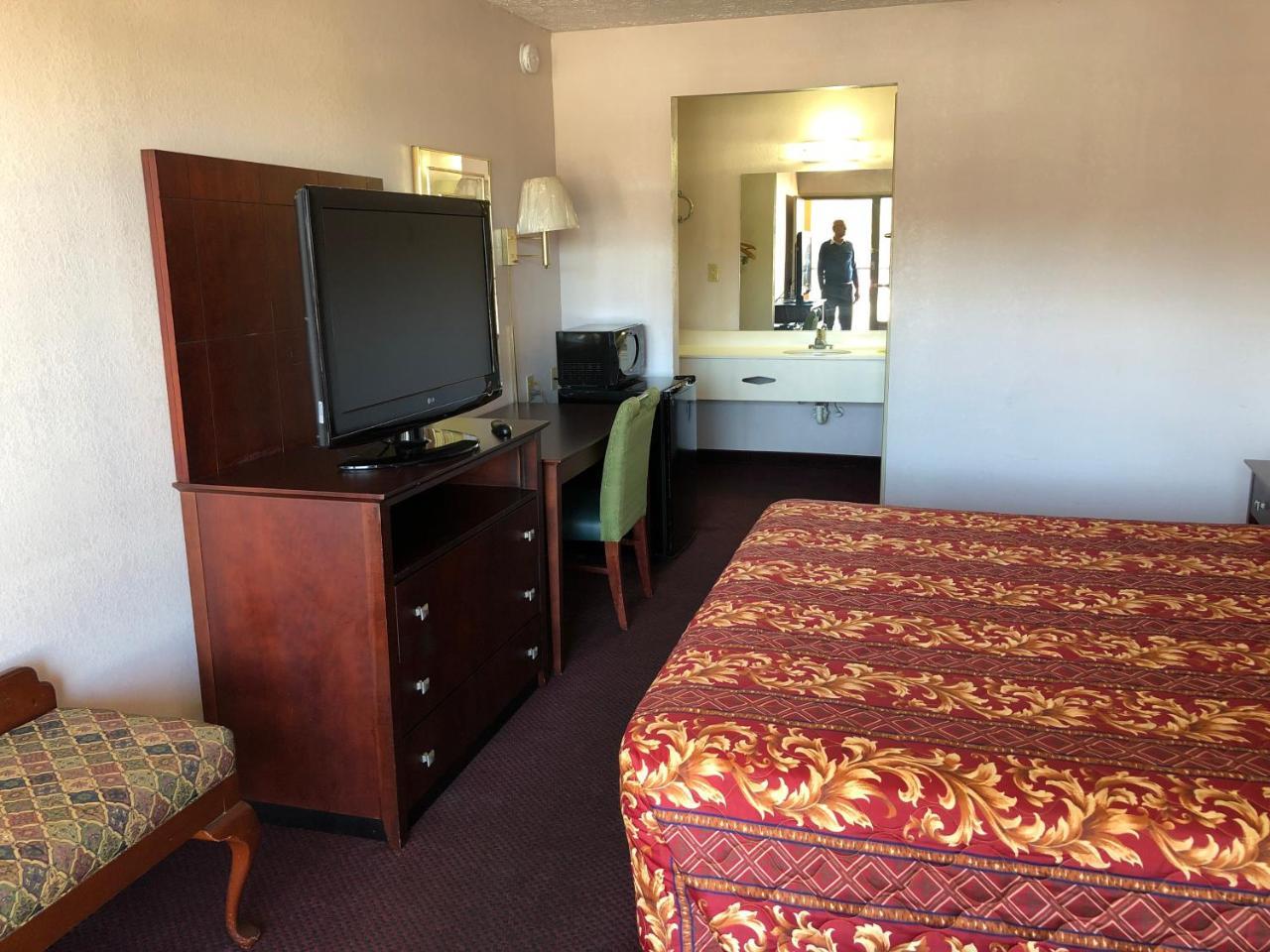 Oyo Hotel Decatur I-20 East & Wesley Club Dr エクステリア 写真
