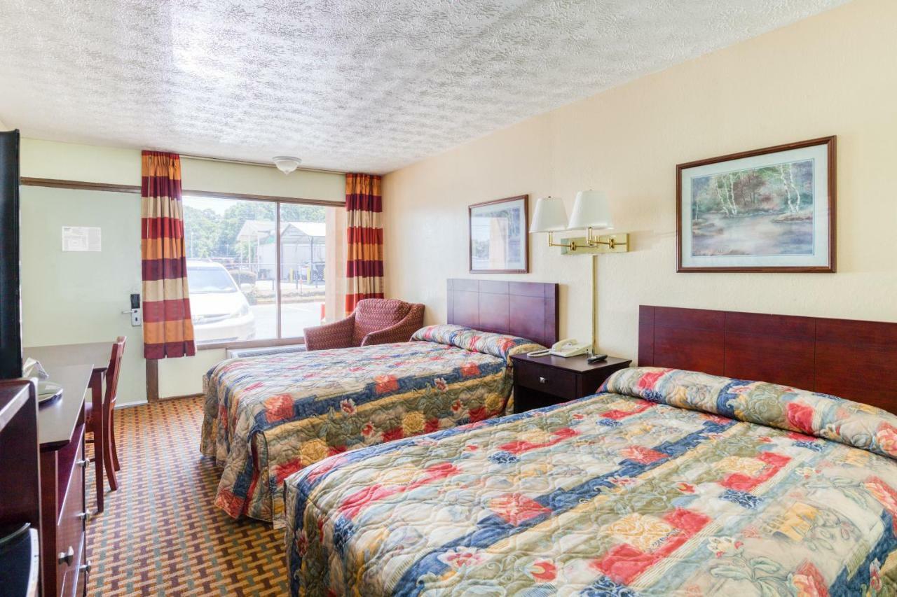 Oyo Hotel Decatur I-20 East & Wesley Club Dr エクステリア 写真