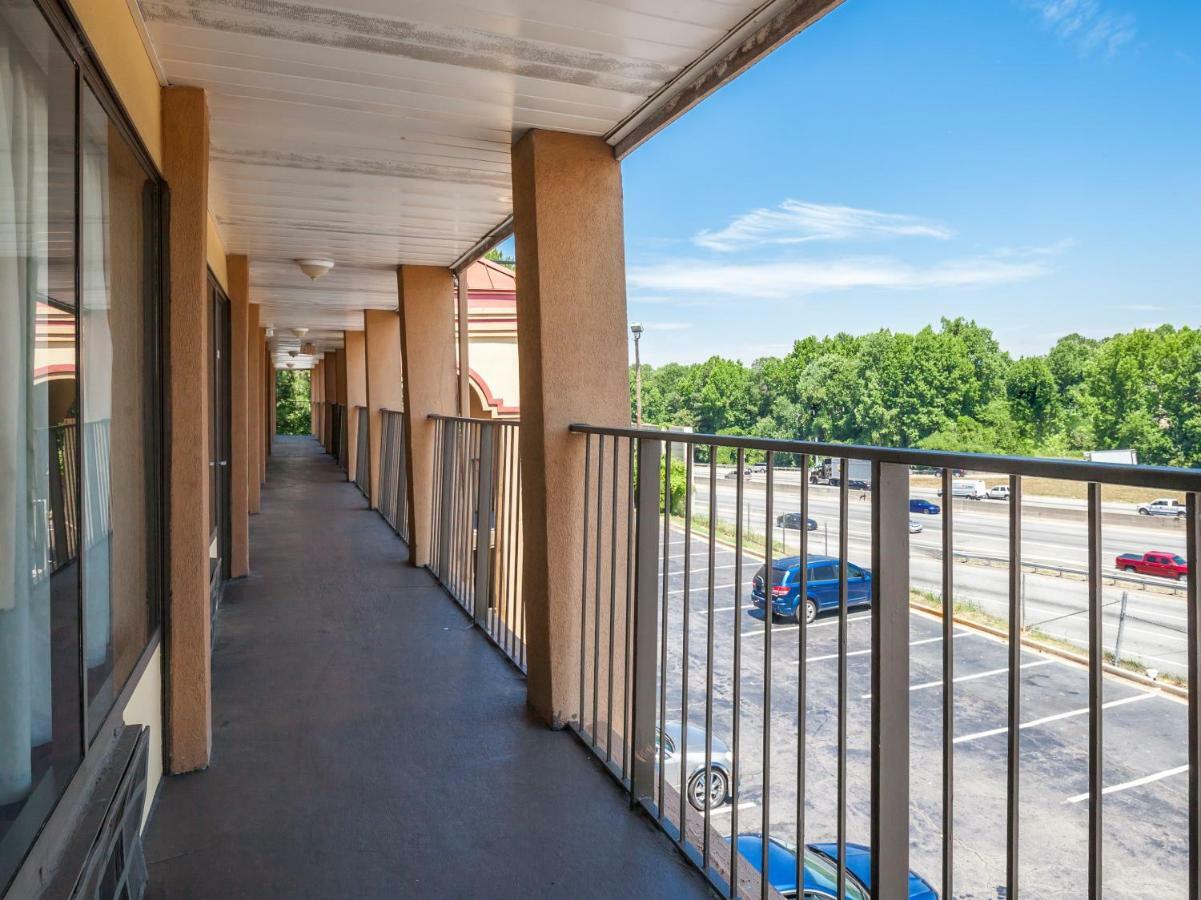 Oyo Hotel Decatur I-20 East & Wesley Club Dr エクステリア 写真